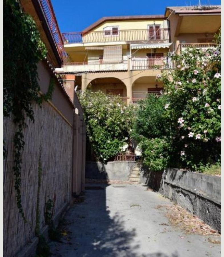 Elegance Apartment Taormina Летояни Екстериор снимка