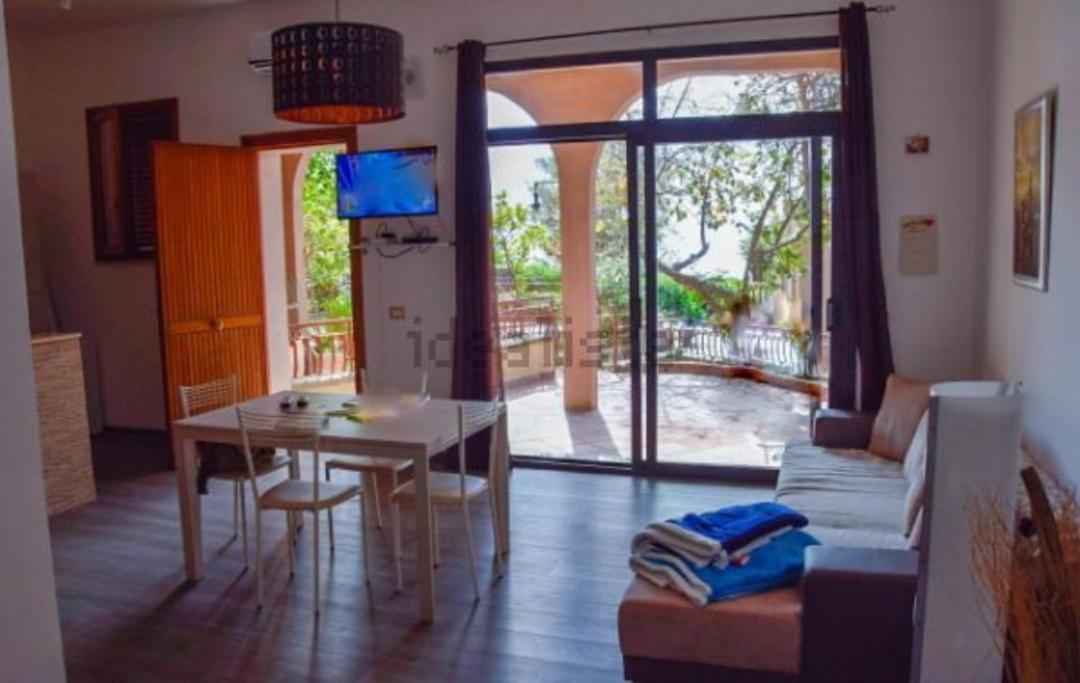 Elegance Apartment Taormina Летояни Екстериор снимка