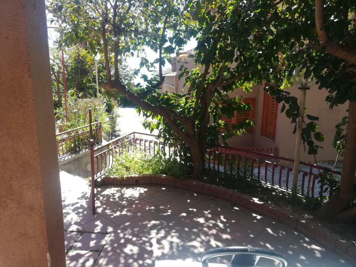 Elegance Apartment Taormina Летояни Екстериор снимка